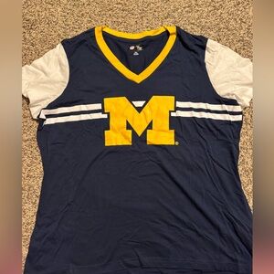 NWOT Michigan Wolverines V Neck T-shirt